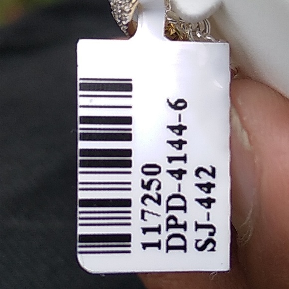 10k Solid Yellow Gold Diamond Pendant - Picture 4 of 4